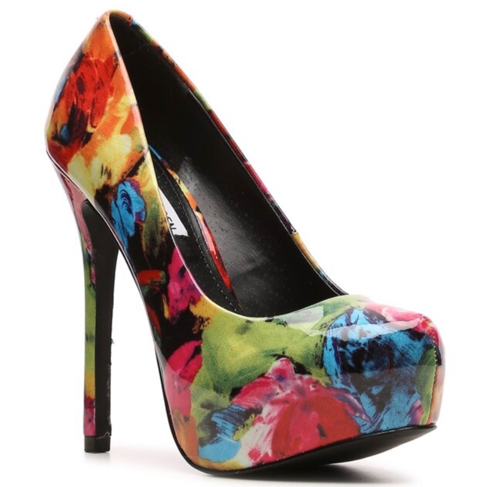 STEVE MADDEN NALA FLORAL PLATFORM PUMP